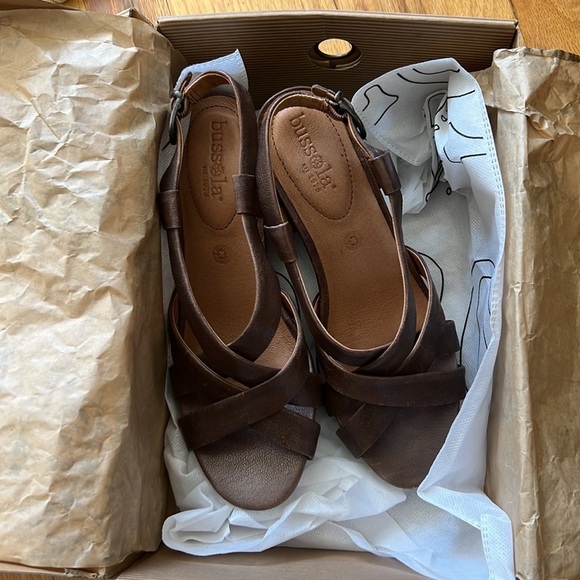 Bussola NWOT Women 3” Heel Brown Open Tow Sandals - Size 38 - Picture 6 of 15